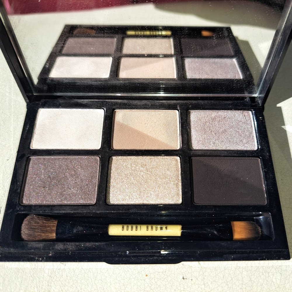 Bobbi brown- Soho chic eyeshadow palette